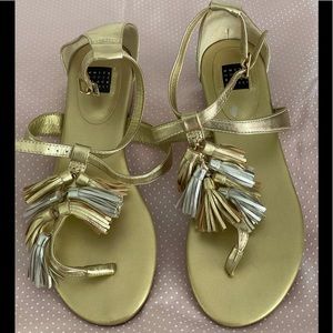 White House Black Market Kiki size 7.5 leather gladiator sandals. Silver & gold